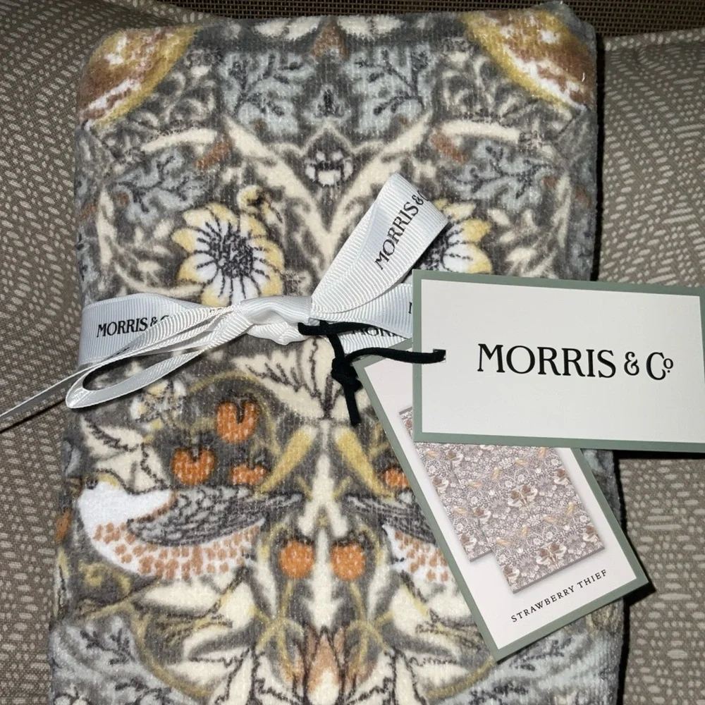 Morris & Co. Velour Hand Towels Set of 2 Strawberry Thief Grey NWT